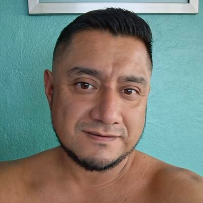 Soñador, Honesto, Viajero, Amigo, Solo compartir un poco de Morbo por el gusto del underwear !! ❤🧡💛💚💜💙 !!