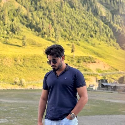 ghostshedancedw's profile picture. i’m rich in my head so idc