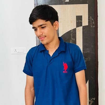 जिंदगी हसीन है, खुल के जी कर तो देखिए,
बरसों से लगी धूल को हटाकर तो देखिए...