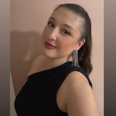 📚🦋🌈🐾🍷