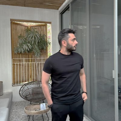 ahmetscil's profile picture. Pariette