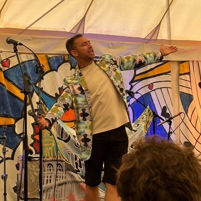 Poetry and #MakeIrelandGrandAgain Drunk Tweets are not endorsements.
Jim/Jimbo 🇮🇪 https://t.co/m7rNEghCj5.