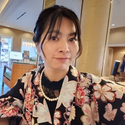 kazumin_private's profile picture. 対話の人。内省の垂れ流しや自己理解の気づきを書いたり、ラフイラスト描いたり、どうでもいい日常を気楽に発信したり。発光ポジティブの強みを持ちつついわゆる繊細さん▶HSE傾向。2人の男児の母。神戸LOVE🫶カラオケ好き🎤ゲーム好き🎮読書好き📗振り返り好き📖🖊卓球好き🏓中の人 （ @smile__min__ ）