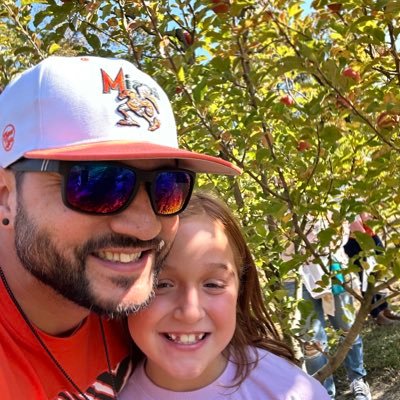 Miami Hurricanes Fanatic!! ‘83, ‘87, ‘89, ‘91, & 2001 Champs but Robbed in 2002 season by refs. 😩 Miami Dolphins 🐬 please win a playoff game. 🥹