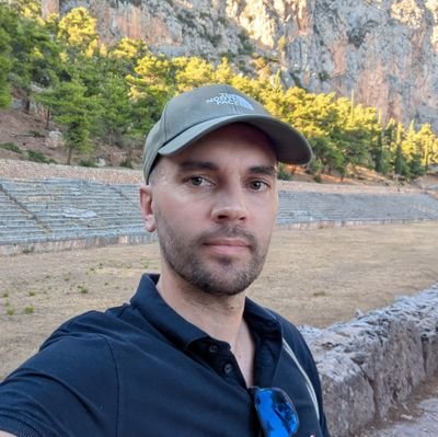 Intéressé par à peu près tout et notamment : sciences, économie, philosophie, tech, IA.
Libéral à tendance georgiste 🔰