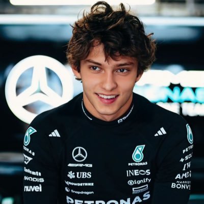 Racing through life, one lap at a time 🏎️💨 | Formula 1 is in my blood| Passion, speed, and dedication fueling every move | 🇮🇹 | #F1RP #18+