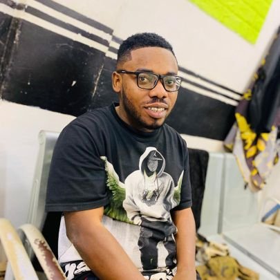 IsaacK5525's profile picture. A self motivator with the gift and skill of inhaling poetry elements, a social commentator