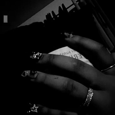 kasharellaa's profile picture. 🤑