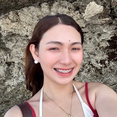 aellaomana_'s profile picture. She is some magic, some chaos, and a bit of poetry.