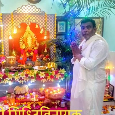हे मां बगलामुखीआपके मनोरम स्तव का पाठ करके आपके यंत्र को साधक धारण कर युद्ध भूमि में जाता है वह राजा हाथी सर्पों सिंहों, दुष्टों व सभी रिपुओं को विमोहित कर लेता