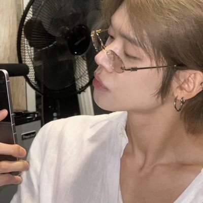 𝐏𝐀𝐑𝐎𝐃𝐘 — I carve my longing in scars, Obedient to the lust of destruction, Never free from the ache.