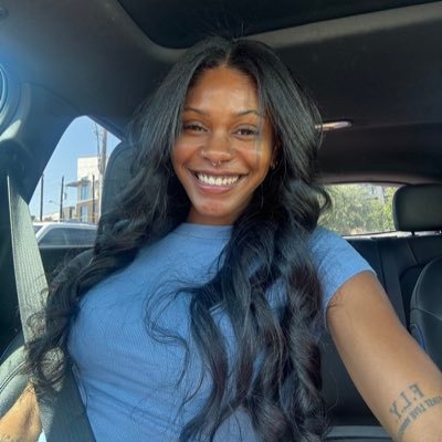 Don’t let fear stop you from shining your light🦋 •BLM• •B.S Sports Broadcasting + Marketing • M.S Psychology + Sports Management