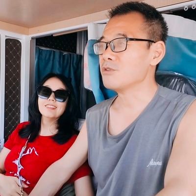 低社交,少欲望,简单精致生活,海景阁楼+农家小院+三轮房车的逍遥人生。国内网友欢迎关注我的B站和抖音:
B站【哔哩哔哩】 https://t.co/5s7fn4BafM
抖音号:rogerlyf3
