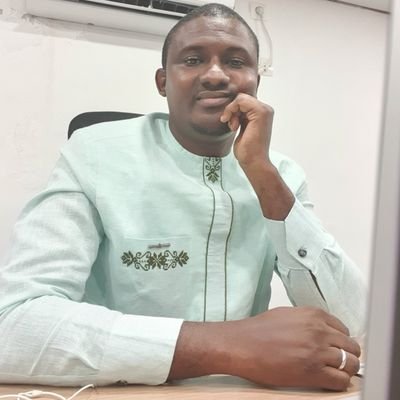 Sourgayanke's profile picture. Économiste, ADV à DAN COMMERCE GÉNÉRAL,Essayiste ✍
''LOIN D'ÊTRE UN PAROLIER J'FAIS             DES PAROLES LIÉES''.#Sourgayanké
#TantQueJeVisJeGagne