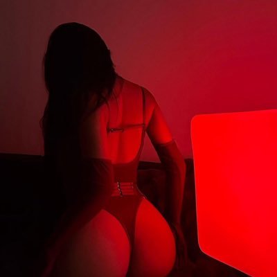 sheshe55365111's profile picture. switch | ♊️ | 过🚪咨询 线下 口令+姓 其他不回