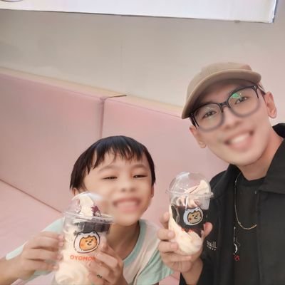 Dad of 2 👨👧👦 • RMT🔬• 31 • Banker 💹 • Music&Art 🎶🎨 • Pisces ♓ • Shih tzu lover 🐶 • Coffee lover ☕ • Black is 🖤 || John 15:7 ✨ ||