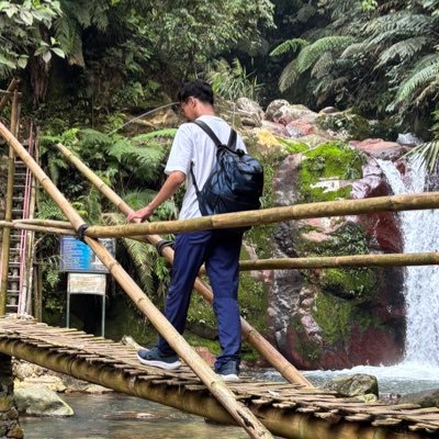 hatihati melangkah utamakan keselamatan diri anda.