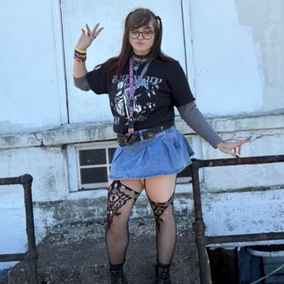 mf mandy “whip that hoe” WHAT🔛 | 22 (under 17 dnf) they | hyperpop, hip hop, shoegaze, emo enjoyer | #musictwt