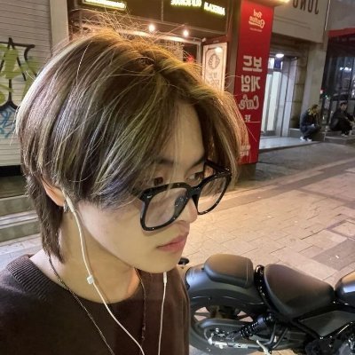 De l'élégance avec une pointe d'attitude ✨
🍞 jeongin biased (ot8 forever)
🌸 multilingual stay
🥖 https://t.co/MQ1YPp9HGm