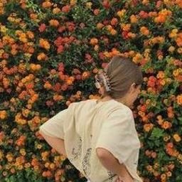 Fwouwea604937's profile picture. 