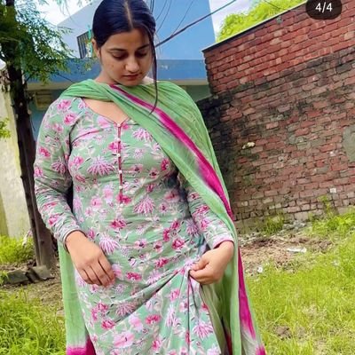 SakshiSin463's profile picture. 