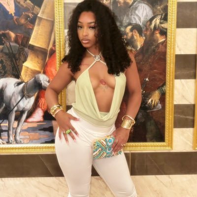 My world you just living in it🪐🌸 Aquarius baddie💋 IG: https://t.co/oQttWGax3G