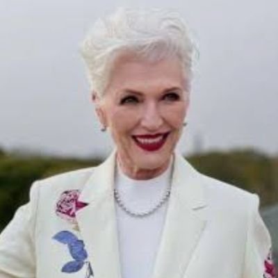 Bestselling International Author of A Woman
Makes
A Plan 📖 Doctor of Dietetics👩🎓
Supermodel😉💃
#ItsGreatToBe76 Manager:
anna@mayemusk.com