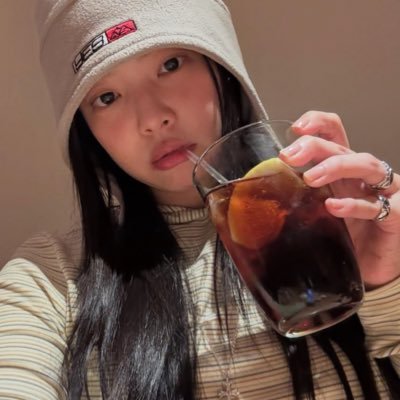 blackpink, stray kids & vivienne westwood…🤍 dominate in paris & deadline in milan 🎱🎀