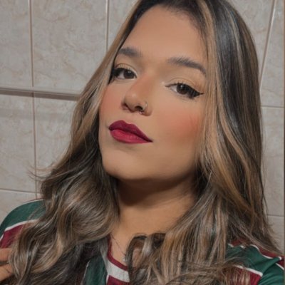 💍 — louca de amor pelo fluzão, ratinha de maracanã, falo umas bobagens e vou pra escola até hoje, mas agora eu ganho pra isso. — @privdalidi