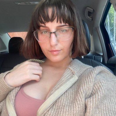 Hi lovelies am a female masseuse available for home services and happy ending (meetup) Text me on telegram https://t.co/E88P6LqzAu