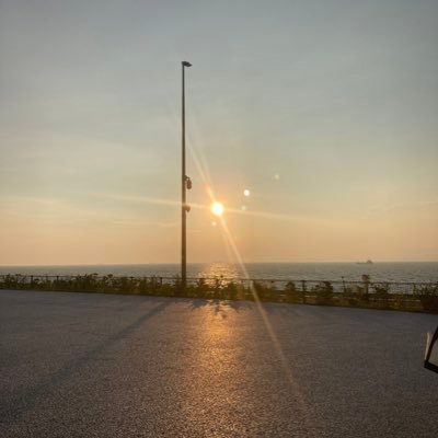 koutantann's profile picture. このツイッターで伝えたいこと ●人見知りでも社会に縛られずに生きていけること ●めんどくさいしがらみから抜け出せるということ ●人付き合いが苦手でも稼げるということ  LINEにて無料人生相談行ってます。DMください‼︎人気ブログランキング１位！！