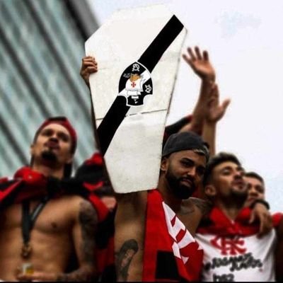 SOU FLAMENGUISTA ❤️🖤 (ETERNO PAI ADRIANO SAUDADES)😭