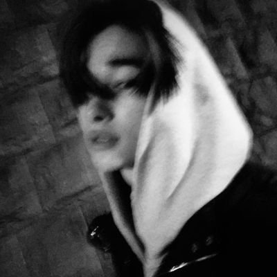 llasdne's profile picture. guess who I'm.