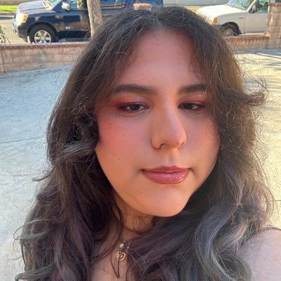 goldenlifeyuli's profile picture. 23