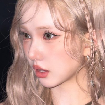 jeongeunhha's profile picture. prettiest princess from viviz and GFRIEND. nsfw. non-dating