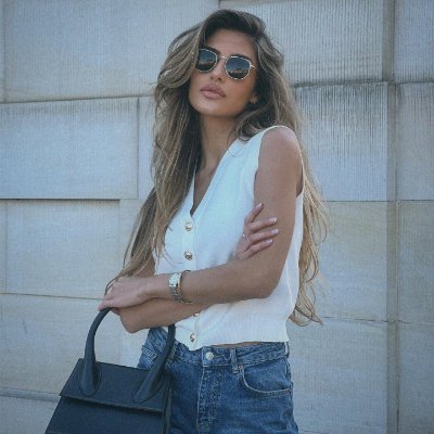 SASHAKILKHAN2's profile picture. Living slowly, traveling freely
Collecting timeless beauty in daily life & faraway places
📍 Your City  |Everywhere