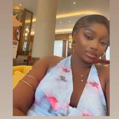 Hot_Mickeyy's profile picture. Chef👩🏾‍🍳 x Nutritionist👩🏽‍🔬 x FLY GIRL✈️          I just wanna write tbh 😁