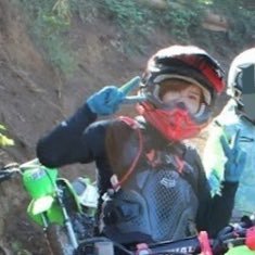 Q62245586's profile picture. 埼玉県在住の50代のぽっちゃり母ちゃん。 セローで色々な林道走るのが好き。景色眺めたりゆっくりお茶したりトコトコ派。CRF125F4年目ゆるりとオフロードを満喫中！ 練習誘ってくださーい🙏無言フォロー失礼します🙇‍♀️