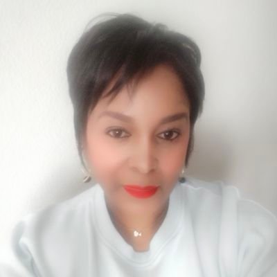 lorriaan's profile picture. Entrepreneur/Fashion Designer/ lover of books and a good cook♈