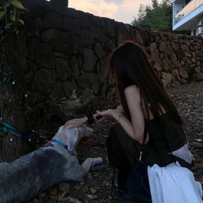 ruvllg's profile picture. Wandering through Vietnam and Greece, I learn that beauty appears when the heart stays open.