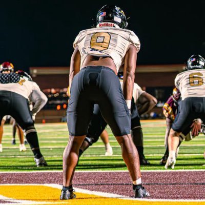 MalachiMickel9's profile picture. 5’10 200 RB @eccc Dec grad ‘25