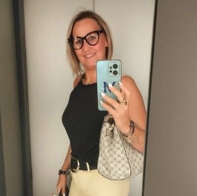 E se un giorno non avrai più sorrisi, te ne presto uno dei miei 💋
mom👪 blonde 👱