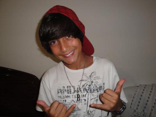 Esse é o Fc do @bdaneseoficial , filho do Régis Danese . *-* Follow ?