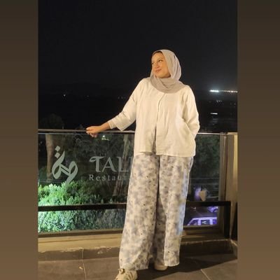 YOYO___122's profile picture. نقاوم ما نحب ونتحمل ما نكره