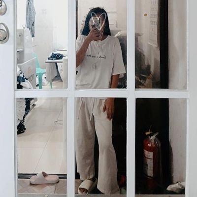JangmiSawol0701's profile picture. 