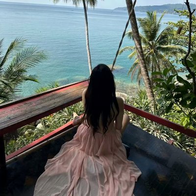 Newall70674801's profile picture. "High heels, high standards."