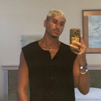 sabrychn's profile picture. 