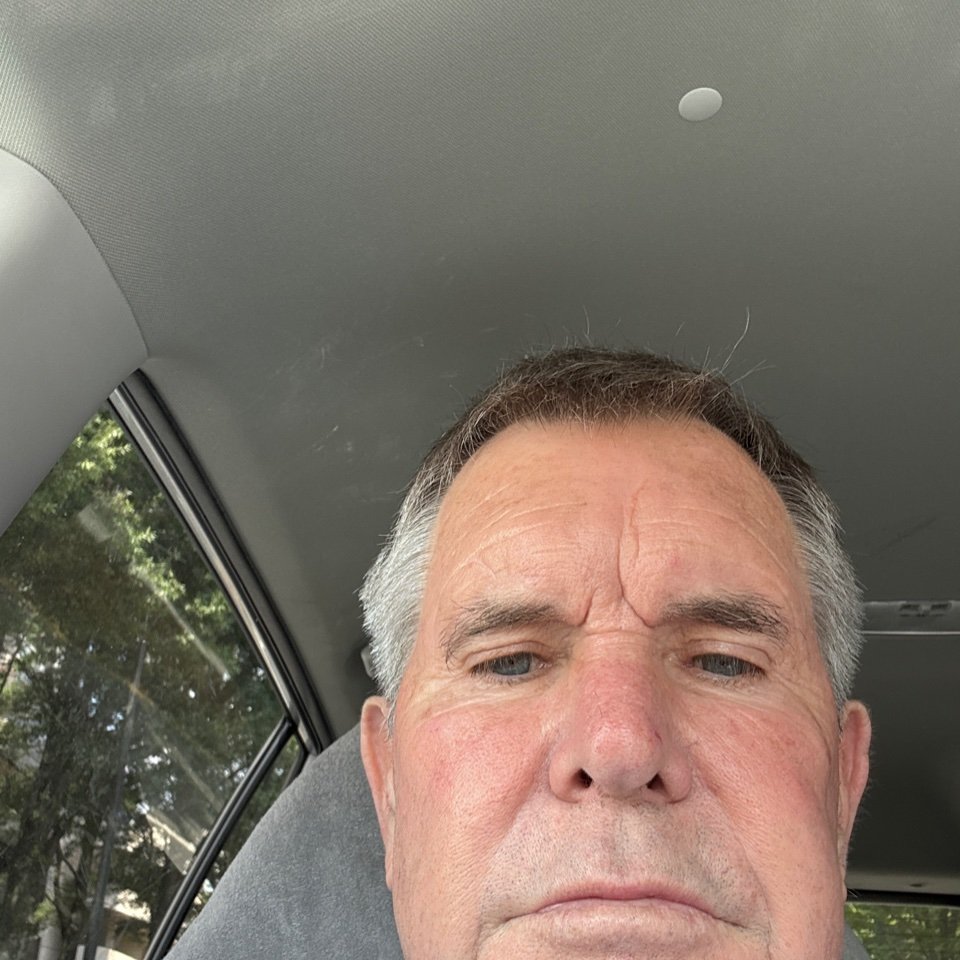 DavidMartiwnik's profile picture. https://t.co/1sQlhEyx5f