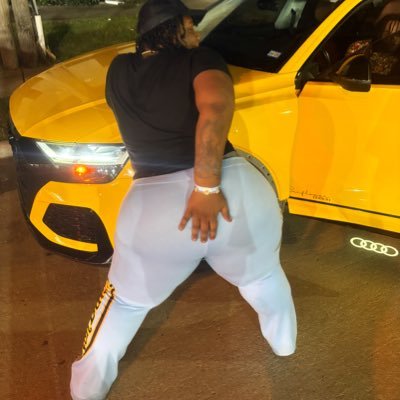 The Chosen One🏅 ... I'm a Pisces🧞♂️ so fuck it come smoke 1 .. 💨 Hogwarts Alumni