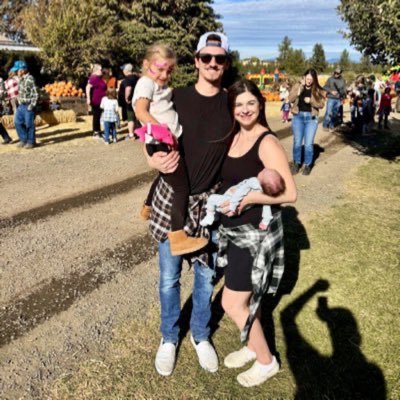 DaddyDucc's profile picture. •Husband •Father •North Pole Lover •Defender of Misinformation